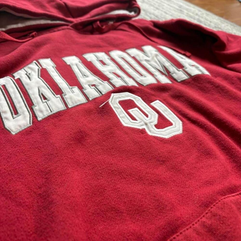 Colosseum Men's Red and Burgundy Hoodie
